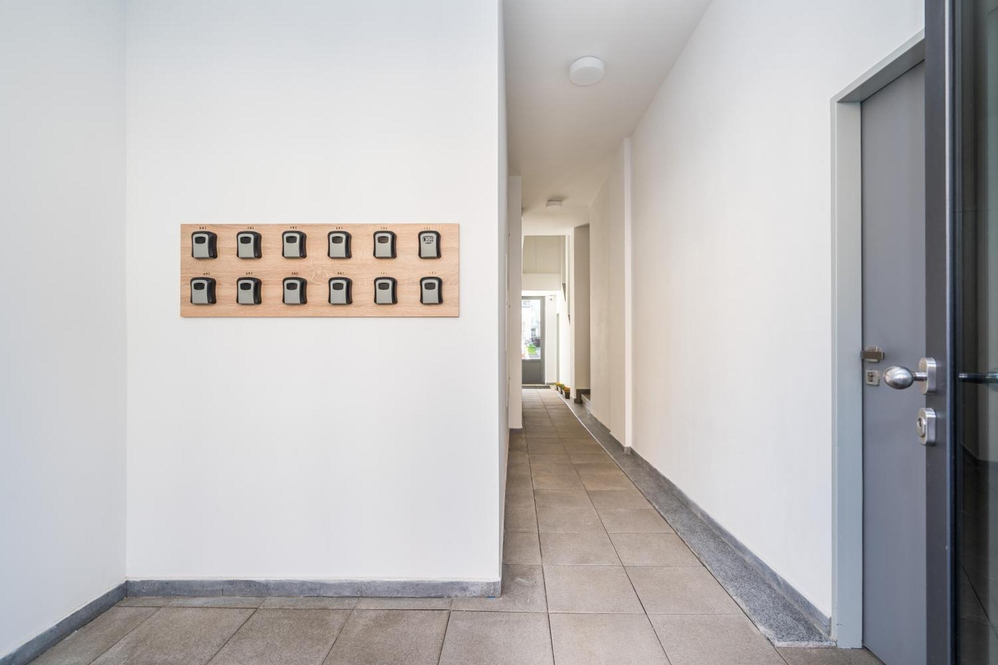 Perla Hradce 103 Apartment ฮราเดตสคราโลเว ภายนอก รูปภาพ
